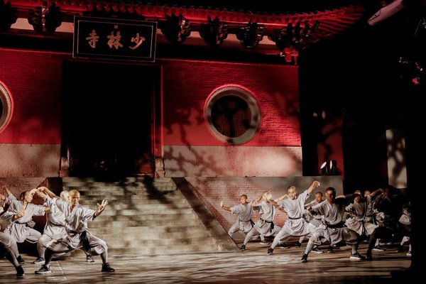 武僧表演展现少林功夫文化的独特魅力