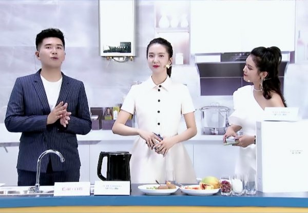 “禾儿”许龄月A.O.史密斯直播首秀 揭秘独家品质生活