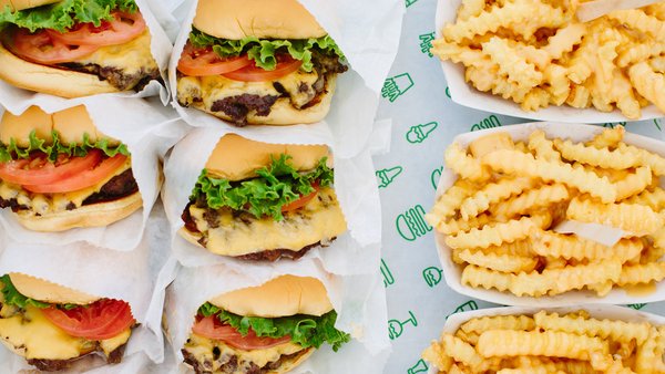 Shake Shack招牌ShackBurger(R)和薯条