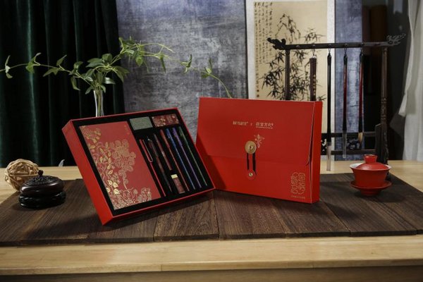 晨光文具×故宫文化推出“金榜题名”文具套装，助力考生金榜题名