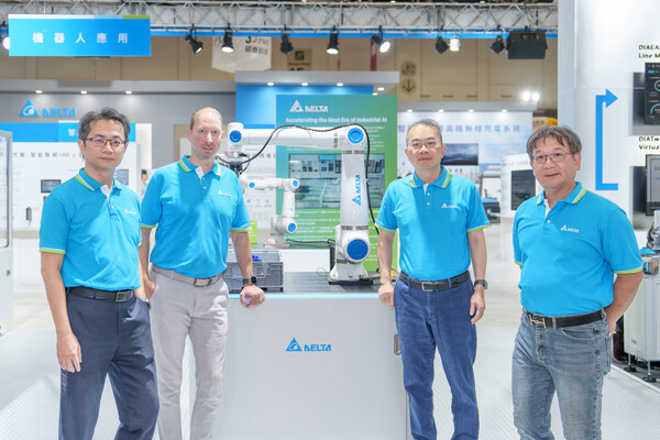 1.台达机电事业群刘佳容总经理(右二)、EMEA 区机电事业群资深总监Michael Mayer-Rosa (左二)、智能制造解决方案发展部杨应龙研发总监(右一)、智能制造软件新事业发展部陈鸿辉处长于自动化展上介绍台达亮点方案。