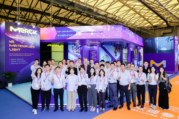 默克光电科技焕新亮相DIC EXPO 2025----光联万物 智界共创