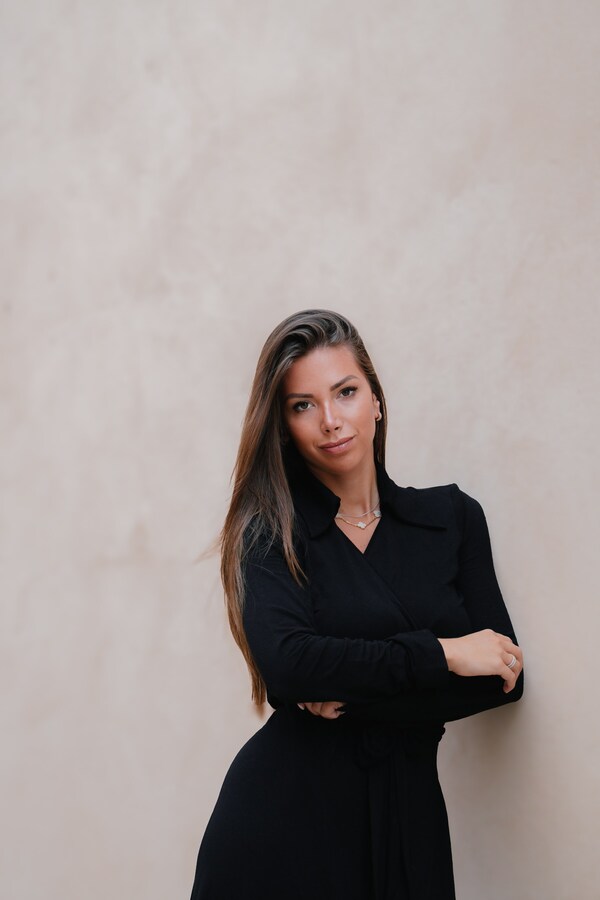 Laura Villars