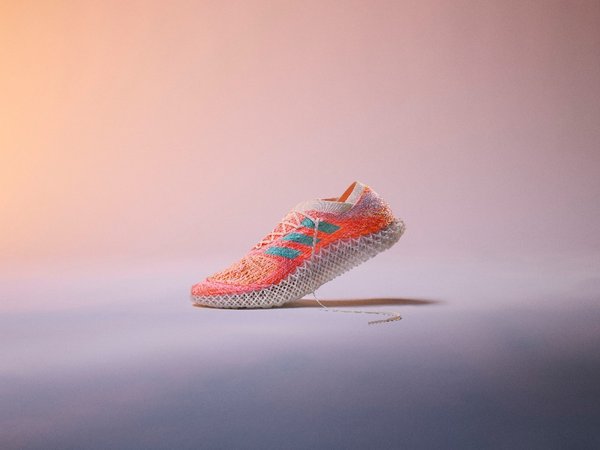 阿迪达斯推出FUTURECRAFT.STRUNG概念跑鞋